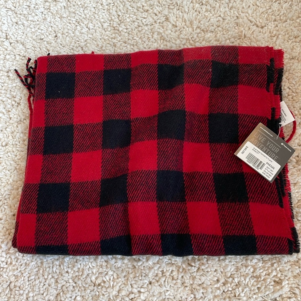 New Eddie Bauer scarf red black acrylic 26”x 42” long buffalo plaid check winter